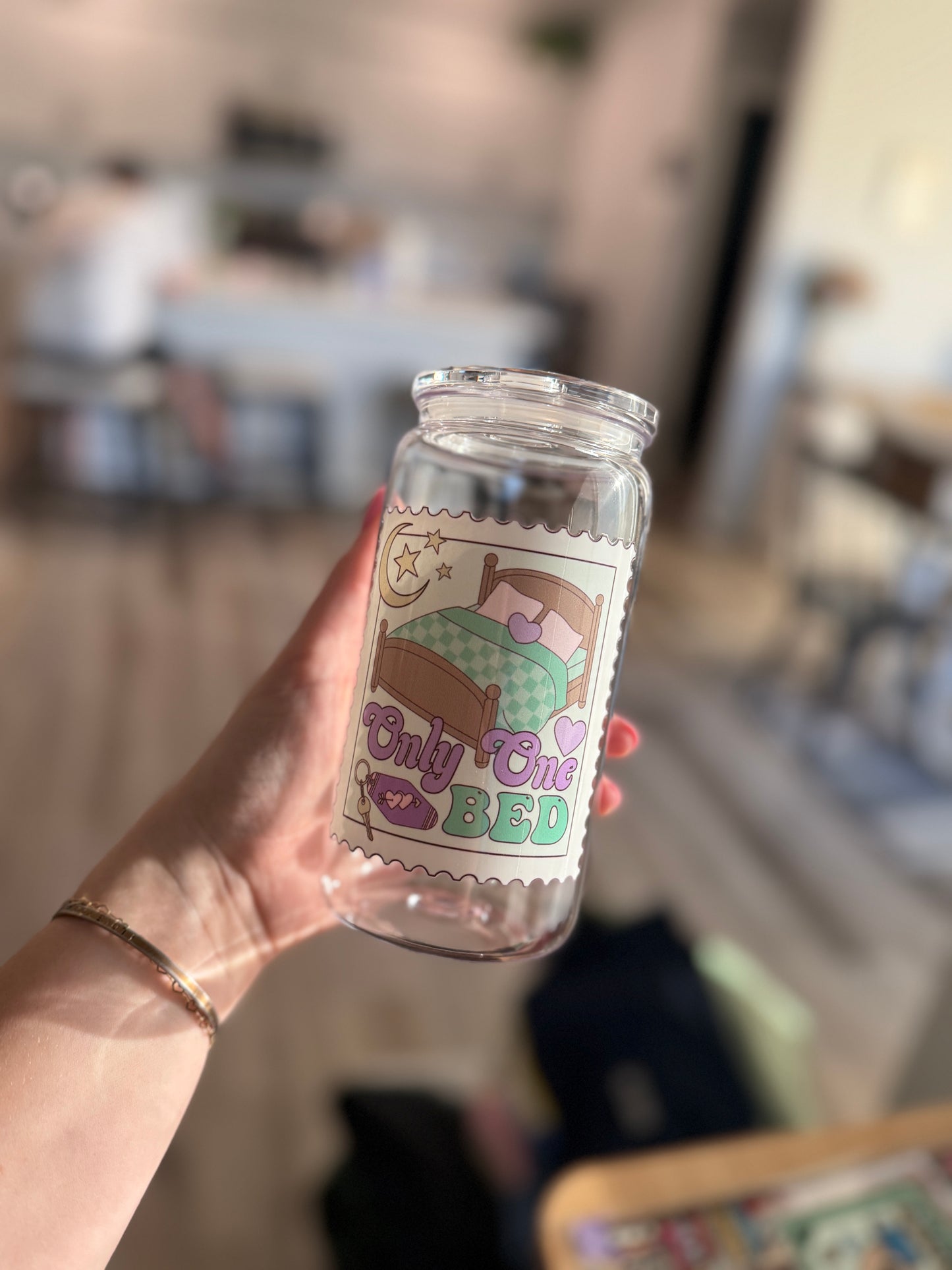 One Bed Stamp Cup