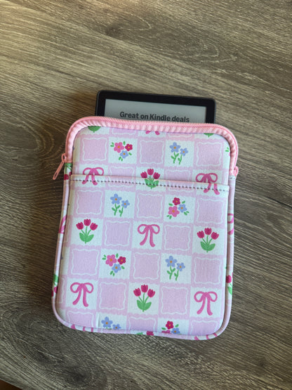 Checkered Flowers E-Reader Sleeve